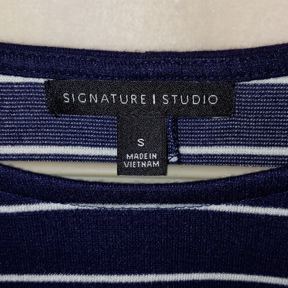 Signature Studio - Picture 2 of 6